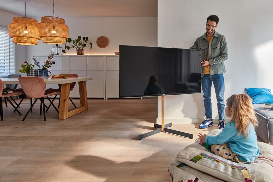 TVS 3695 | tv vloerstandaard | Eikenhoud & staal | 40-77" 16